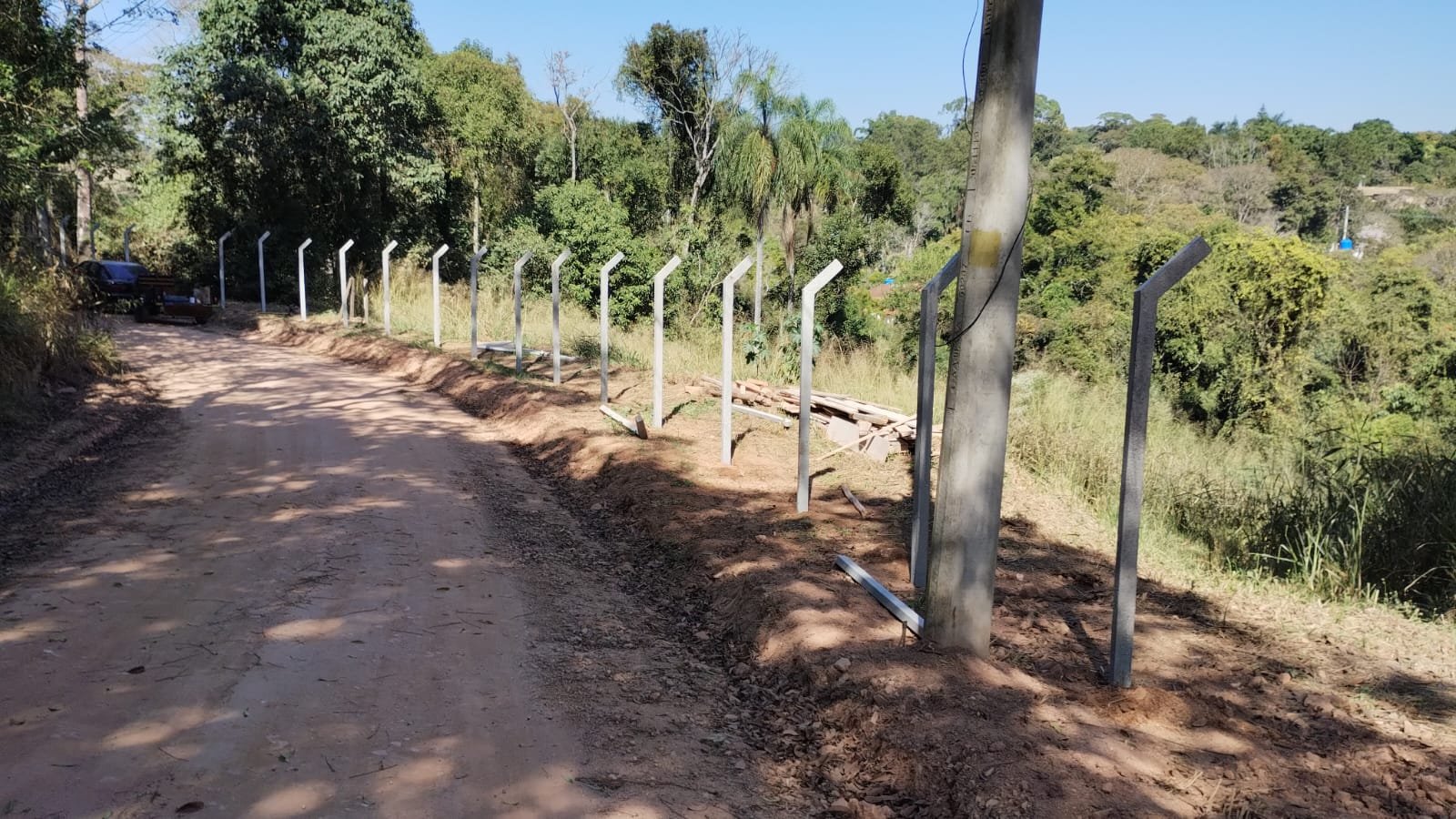 alambrado com mourões de concreto