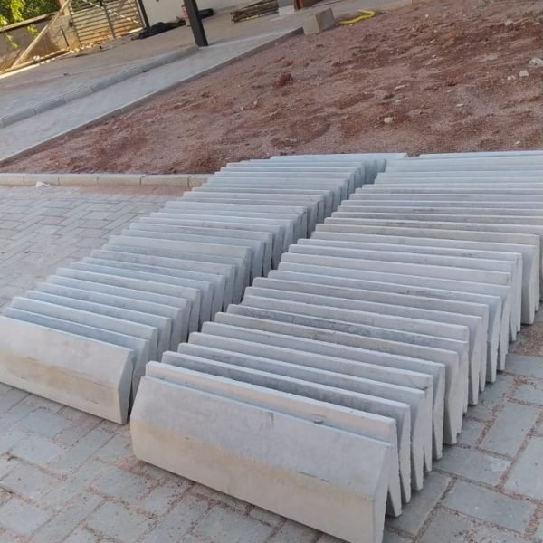 Pingadeiras de concreto modelo casinha